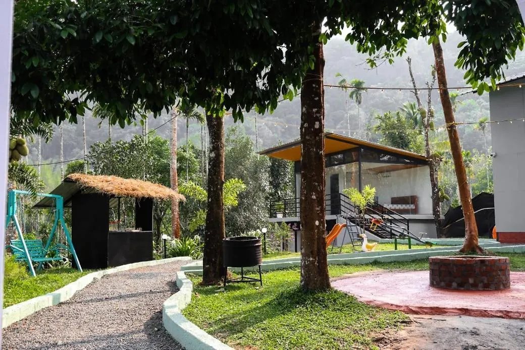 Lexbey Pool Villa Kalpatta