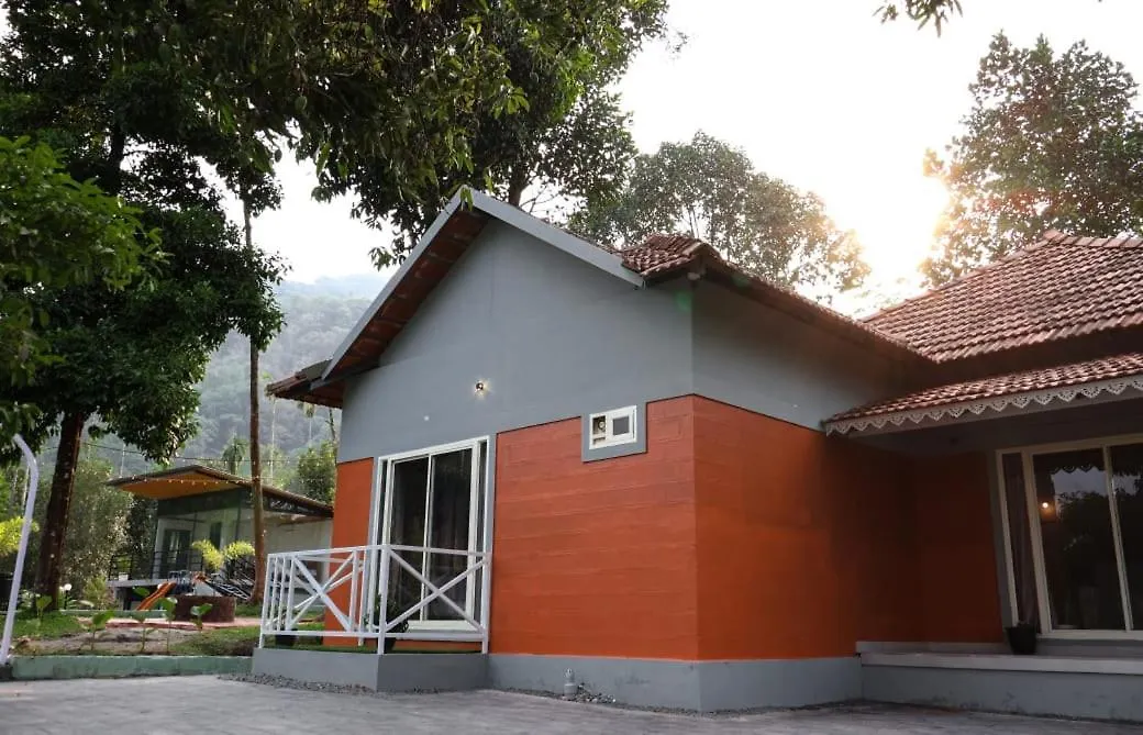 Lexbey Pool Villa Kalpatta